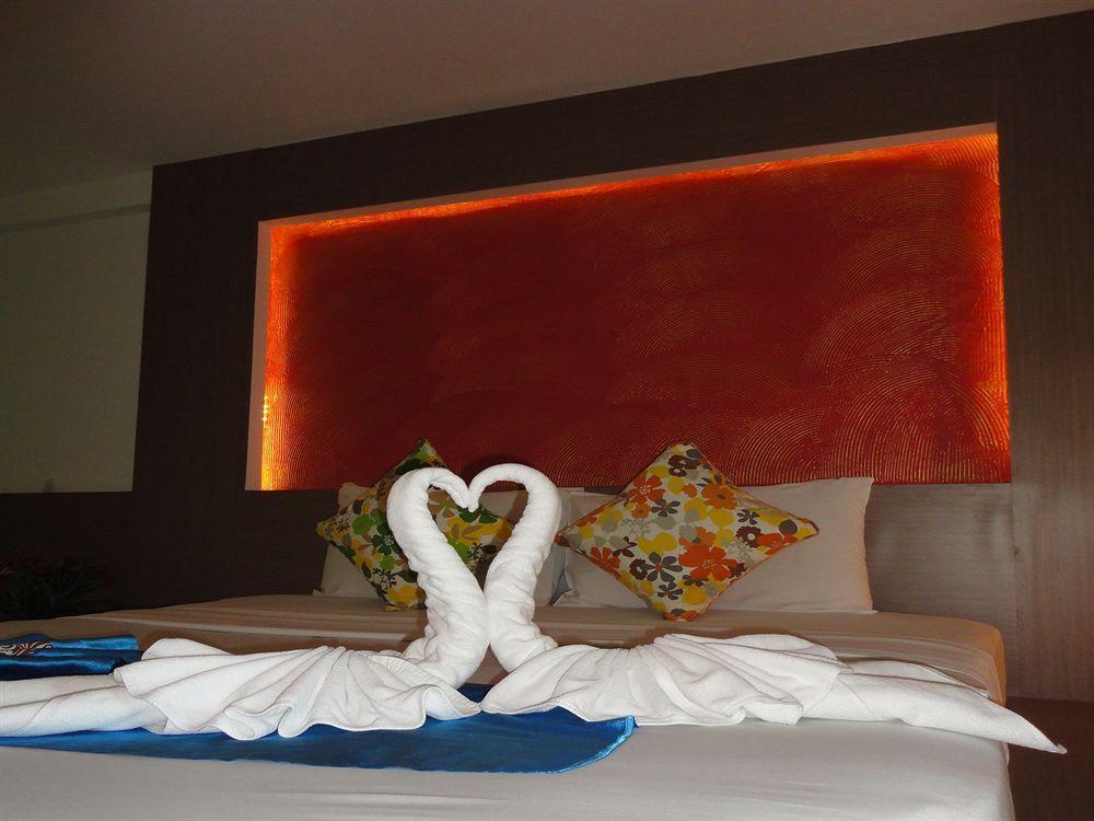 La Moon At Phuket - Sha Extra Plus Exterior photo